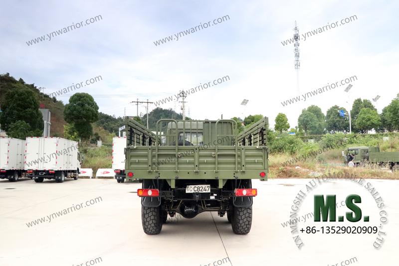 Dongfeng Camión militar Tianjin con escalera trasera plegable
