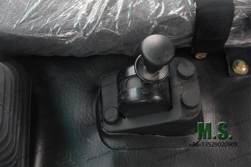 Dispositivo hidráulico de giro de cabina 153 en la cabina modelo 153 Dongfeng