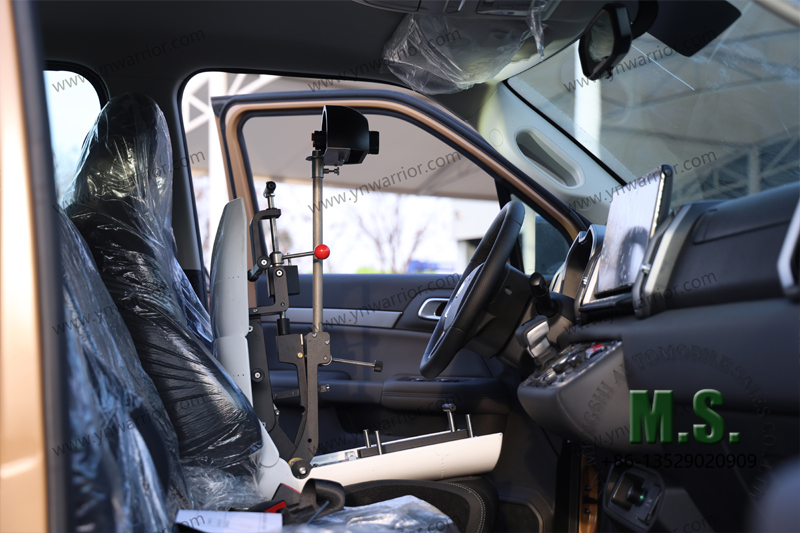 Prueba de función de cabina de pick-up independiente con suspensión de doble horquilla 4x4 chino de gama alta euro-6