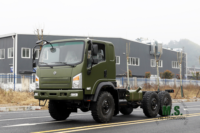 Dongfeng Chasis de camión todoterreno 6×6_EQ2082 Configuración de camión 'Bobcat' de cabeza plana con tracción en seis ruedas_Exportar chasis de vehículo especial