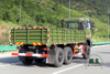 Camión verde 6*6 Dongfeng Vehículo de carga todoterreno con cabeza plana Vehículo especial de exportación AWD