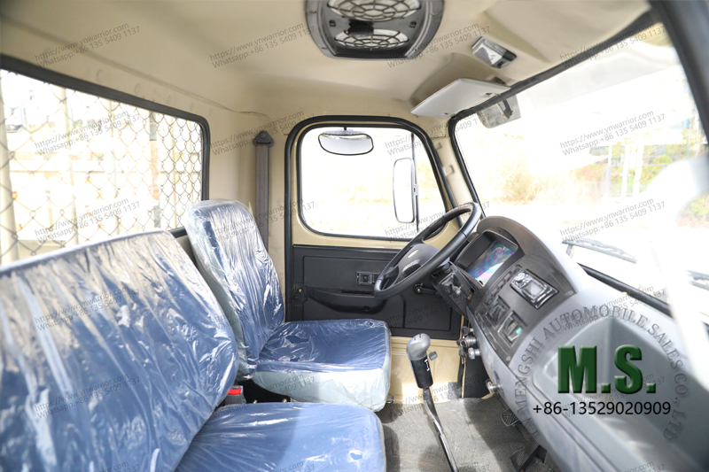 Dongfeng 4x2 Cabina de carga de 