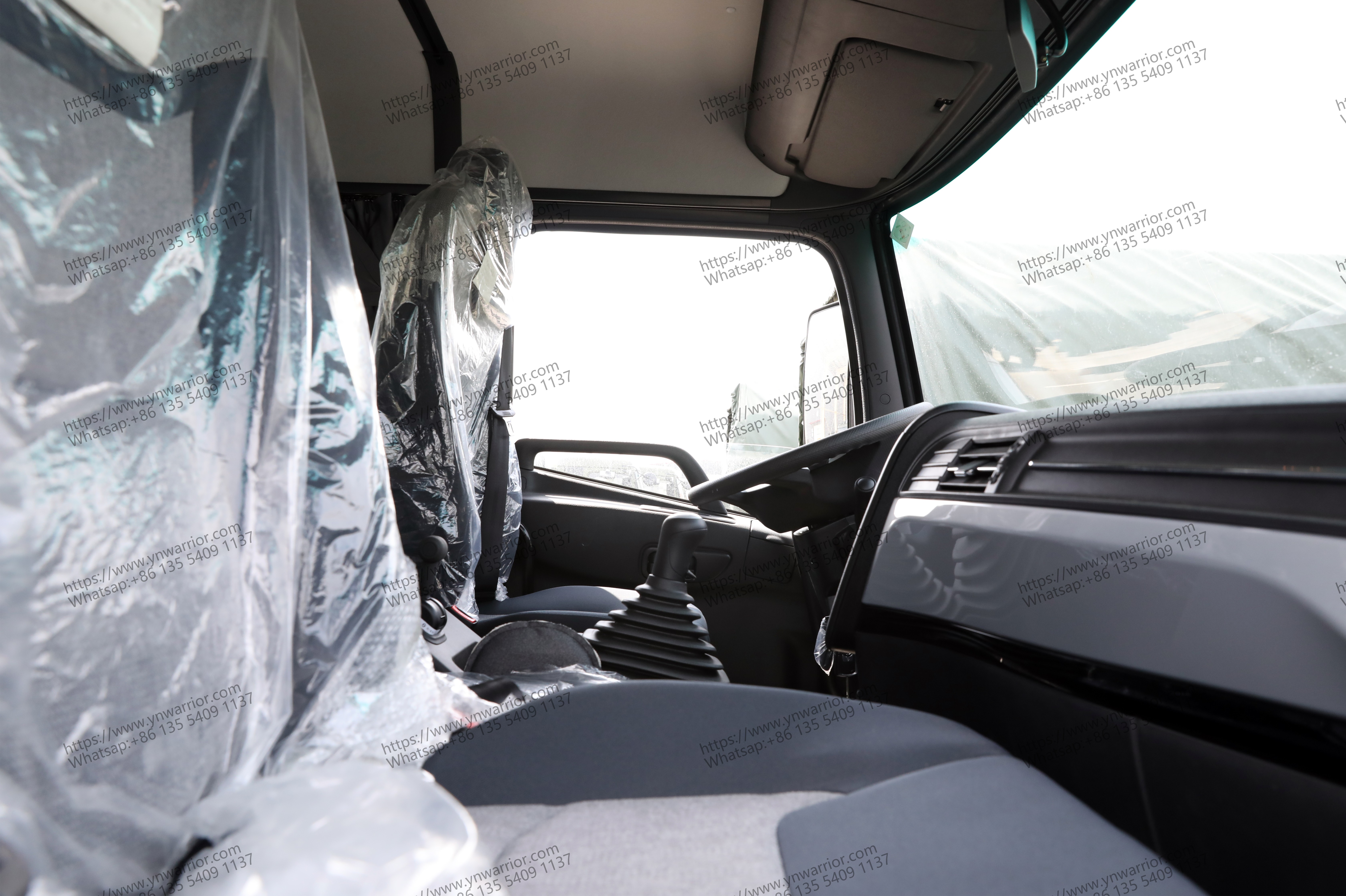 Dongfeng 4x4 camión con cavo de lluvia militar 