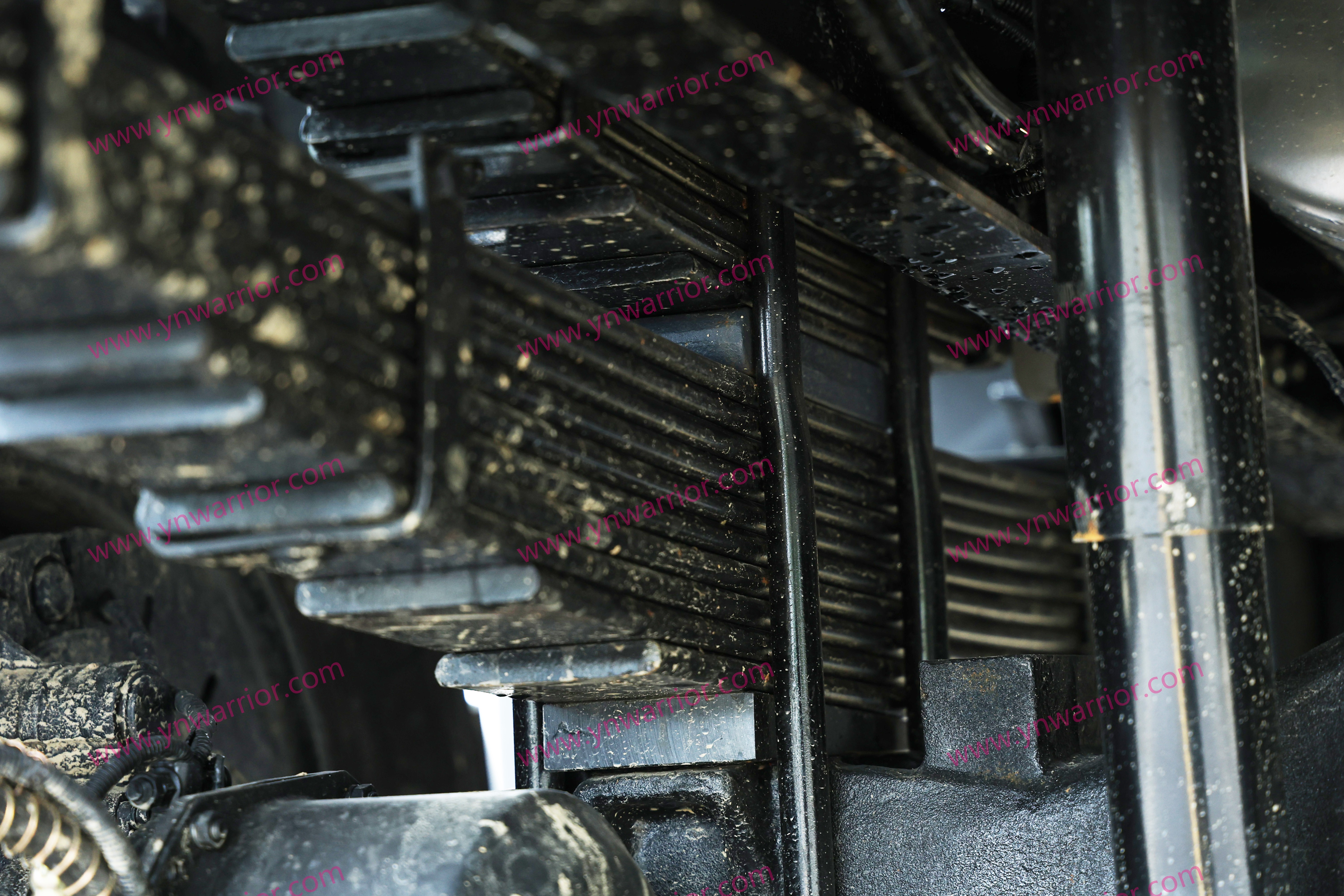 Suspensión de ballesta trasera del vehículo blindado de tropas chino 