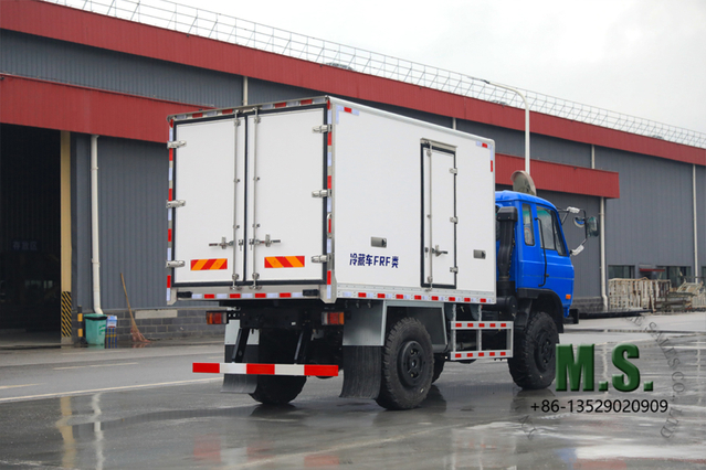 Peso bruto de 190 caballos de fuerza de 7 toneladas 4x4 fuera de carretera Dongfeng REFRIGERADOR CAMIÓN_2 TON PESO, MOTOR CUMMINS, NEMO SOLOS PARA