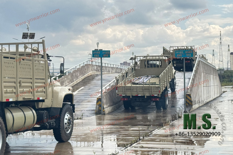 Dongfeng Neumático doble trasero de camión 4x4_prueba de ángulo de salida 