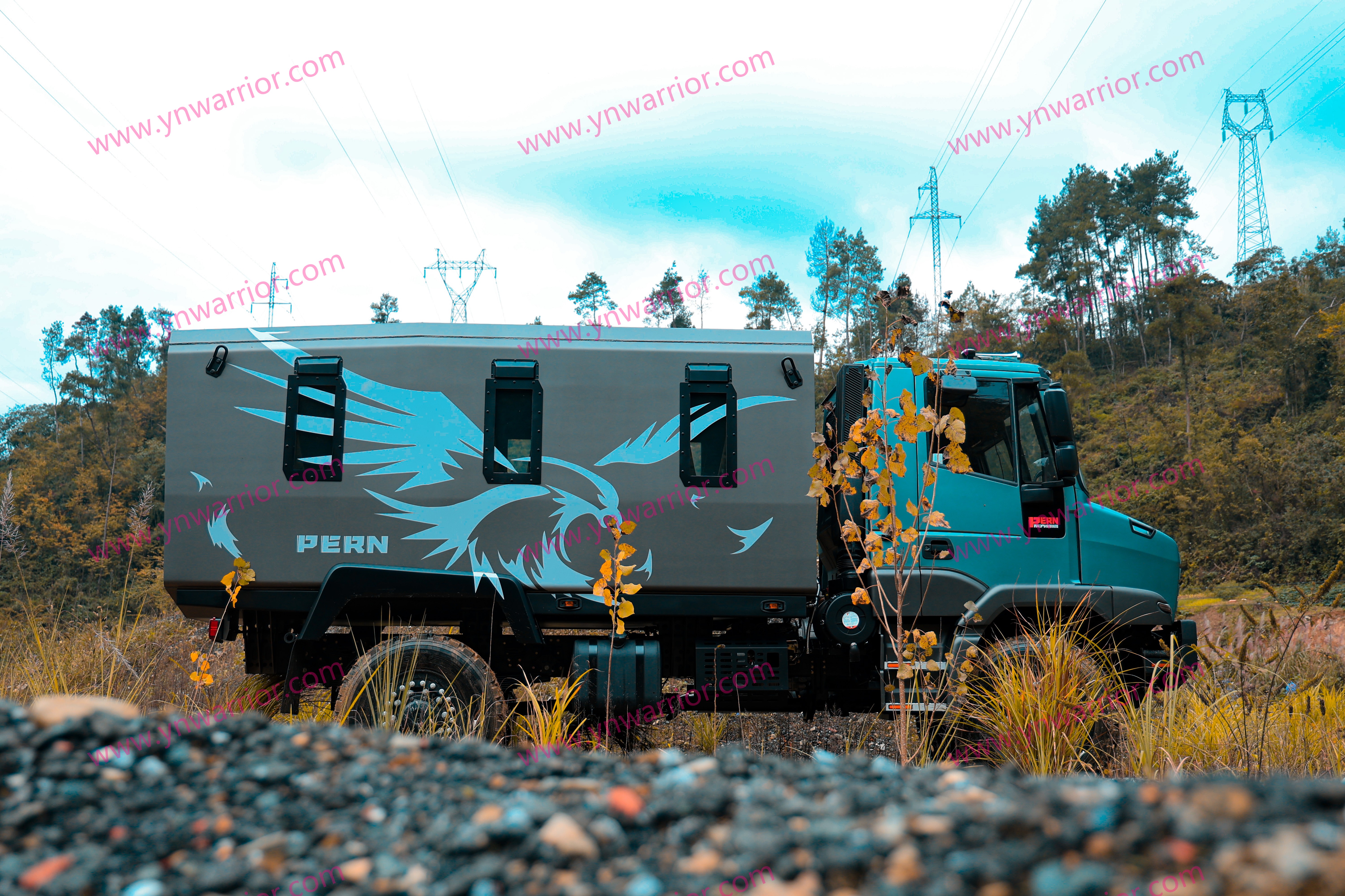 capacidad todoterreno de alta gama, camper o camión de transporte de soldados, fabricado en China, 