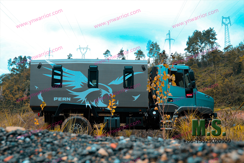 de alta capacidad, todoterreno, fabricado en China, camper o camión de transporte de soldados, 