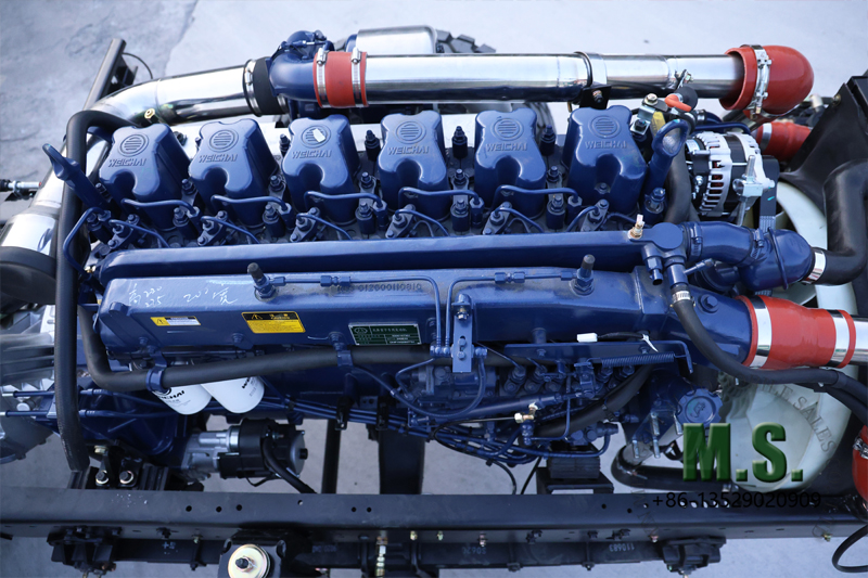 Chasis rodante 6x6 de 340 caballos de fuerza para autob&uacute;s con motor wechai instalado 