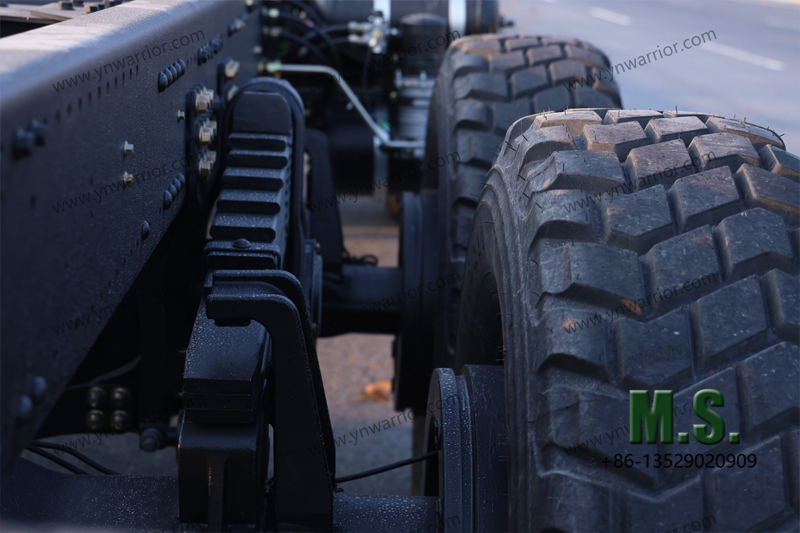 cabina Chasis de cami&oacute;n Dongfeng 6x6 de punta larga con resorte de hoja est&aacute;ndar pesado 