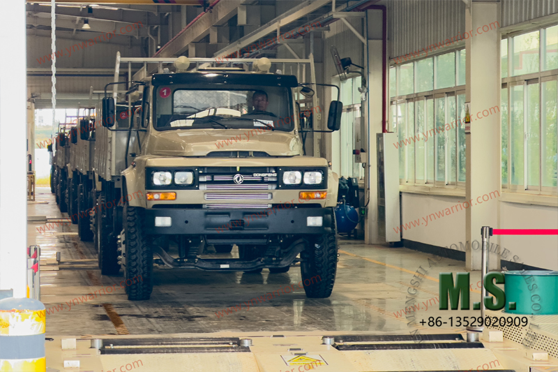 Dongfeng Neumático doble trasero de camión 4x4_in inspección en fábrica 