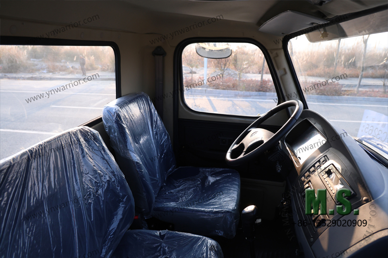 Chasis de cami&oacute;n Dongfeng 6x6 de punta larga con cabina en el costado de la cabina 