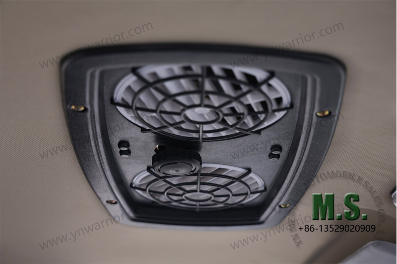 Dongfeng Ventilador de ventilaci&oacute;n de la cabina para cami&oacute;n todoterreno 6x6 de 11 toneladas con solo neum&aacute;tico trasero