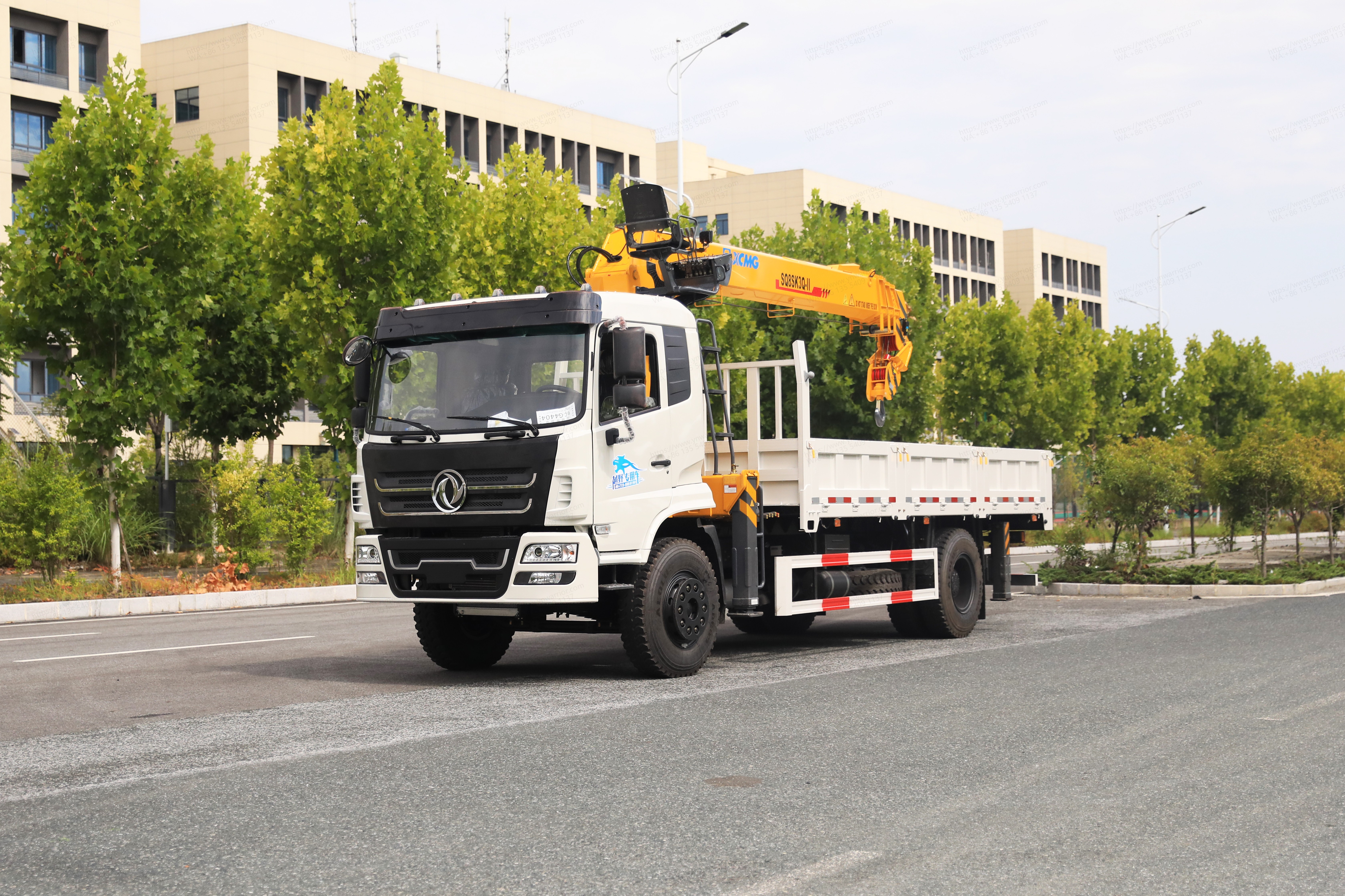 Chino Dongfeng Crane Truck 8tons 