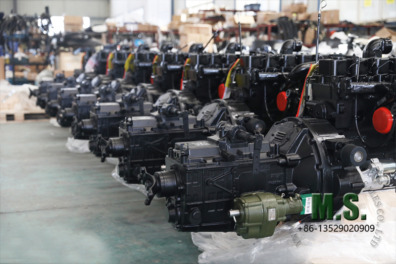 Dongfeng Motor Cummins: B210 33, imágenes traseras del motor que usa el camión militar