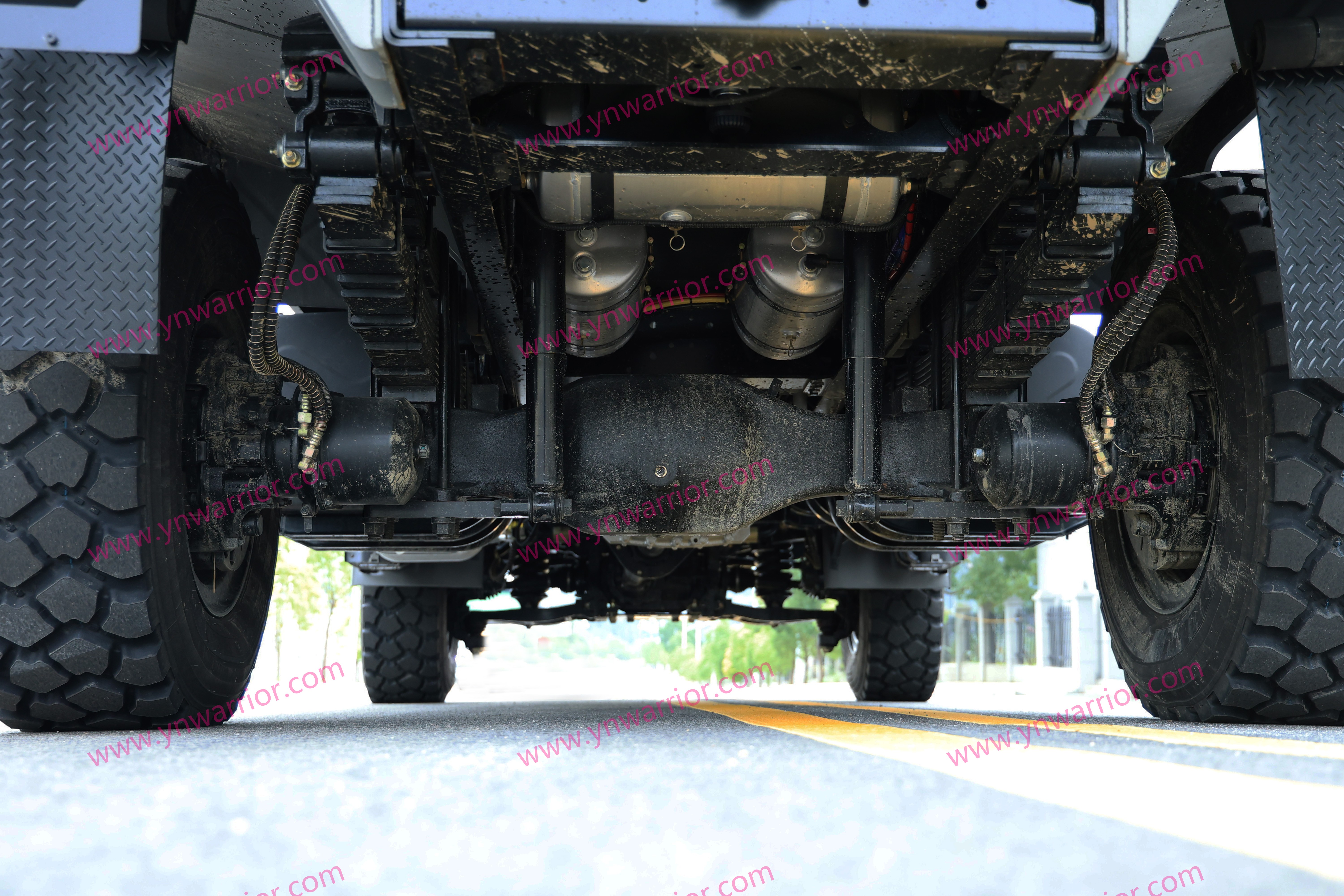 Chasis sólido del vehículo blindado chino 