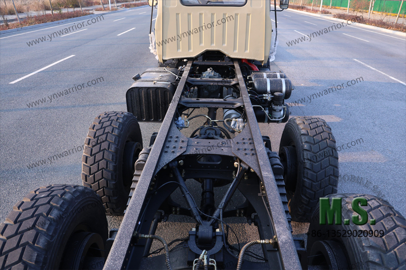 Chasis de cami&oacute;n Dongfeng 6x6 de punta larga con cabina con PTO