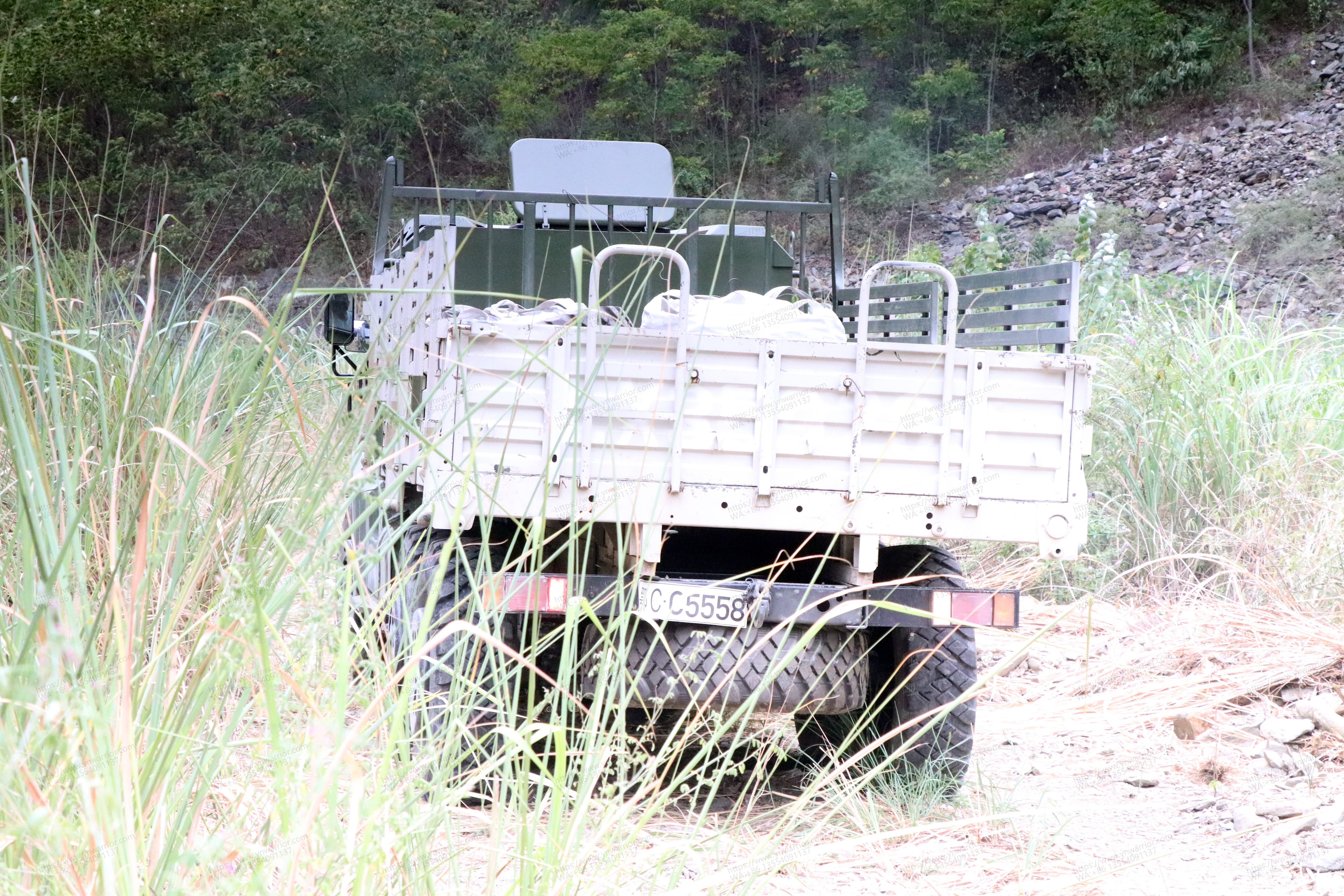 Dongfeng 6x6 camión armado de batalla militar todoterreno 