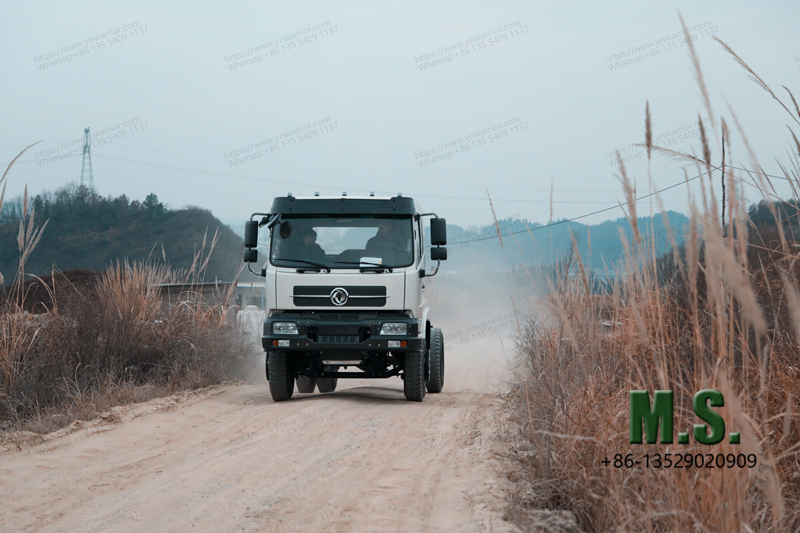 Dongfeng 4x2 chasis de camión volcado frente 