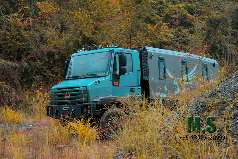 camión todoterreno 4x4 para transporte de prisioneros, 