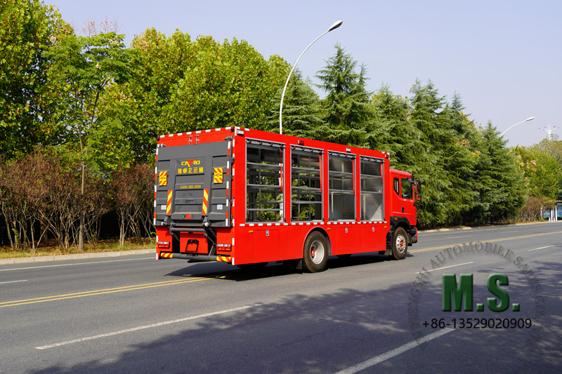 Parte trasera del camión de rescate de bomberos