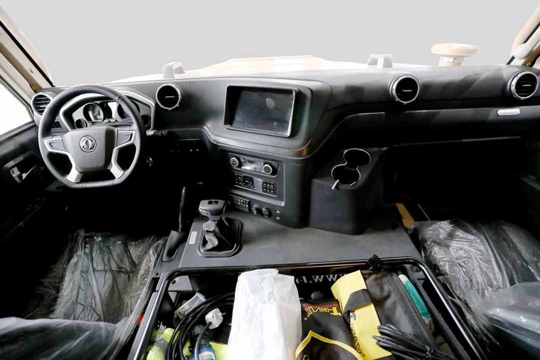 4x4 todoterreno versión de expedición mengshi antiguo modelo de cabina militar 