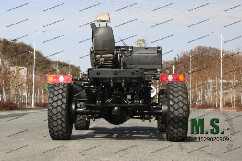 Real Life Ganal 4x4 Perspectiva trasera de chasis desnudo de 