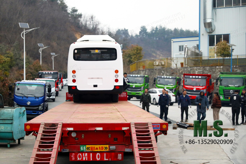 6x6 envío de autobús desde el taller 