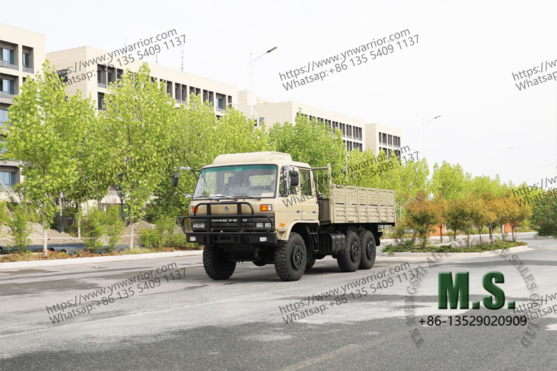 6x6 con el camión del transporte de la soldado 