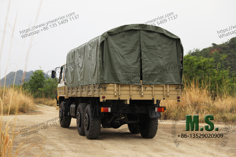 Dongfeng 6x6 Perspectiva de la tropa de las tropas de las tropas de las tropas con la cubierta de la tina de las tropas con la cubierta 