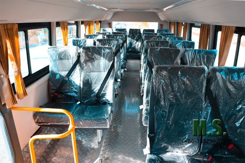 Dongfeng Autob&uacute;s todoterreno 6x6 Dise&ntilde;o de asientos con cintur&oacute;n de seguridad de 3 puntos 