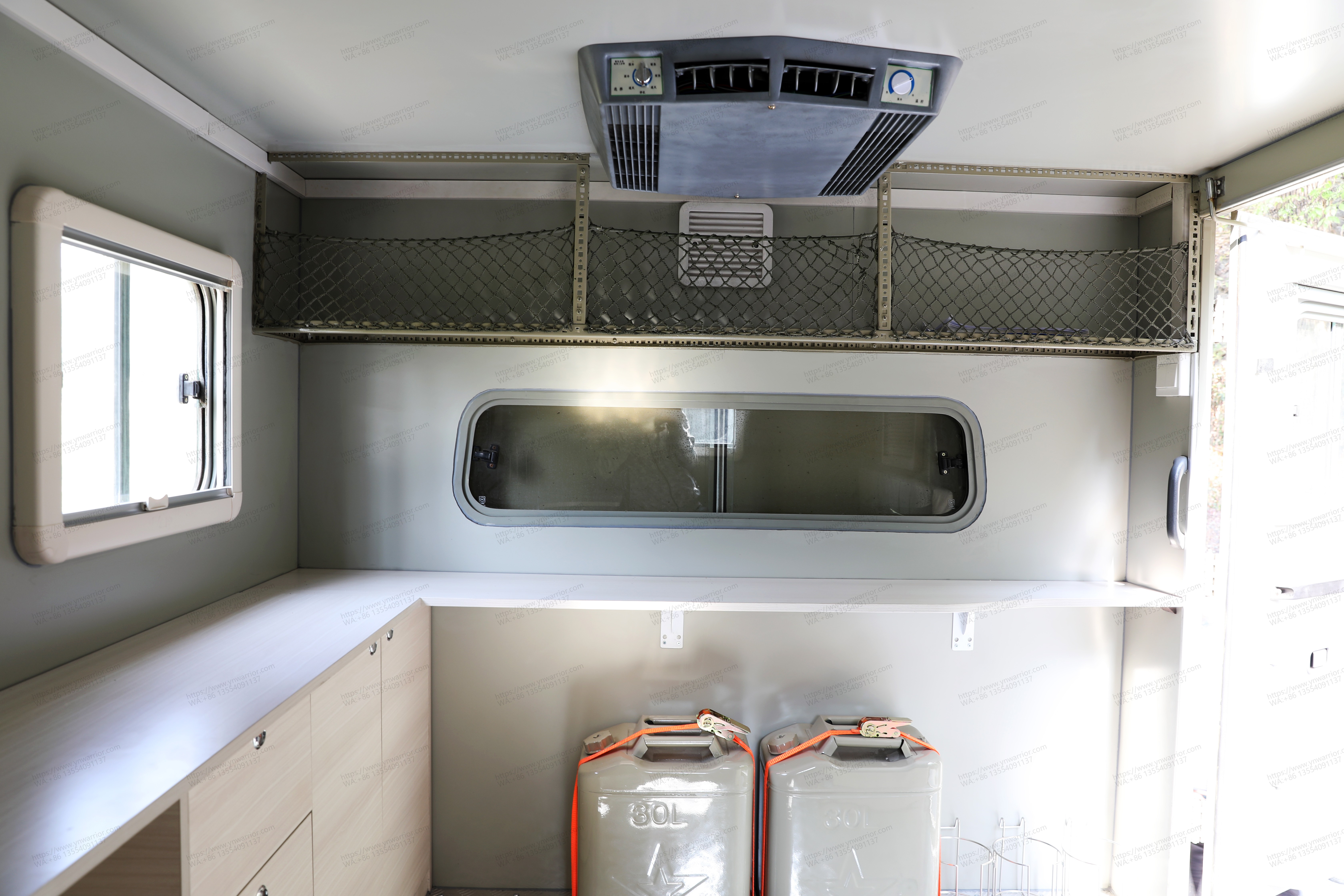 chino 4x4 Off-Road Iveco RV Kitchen 