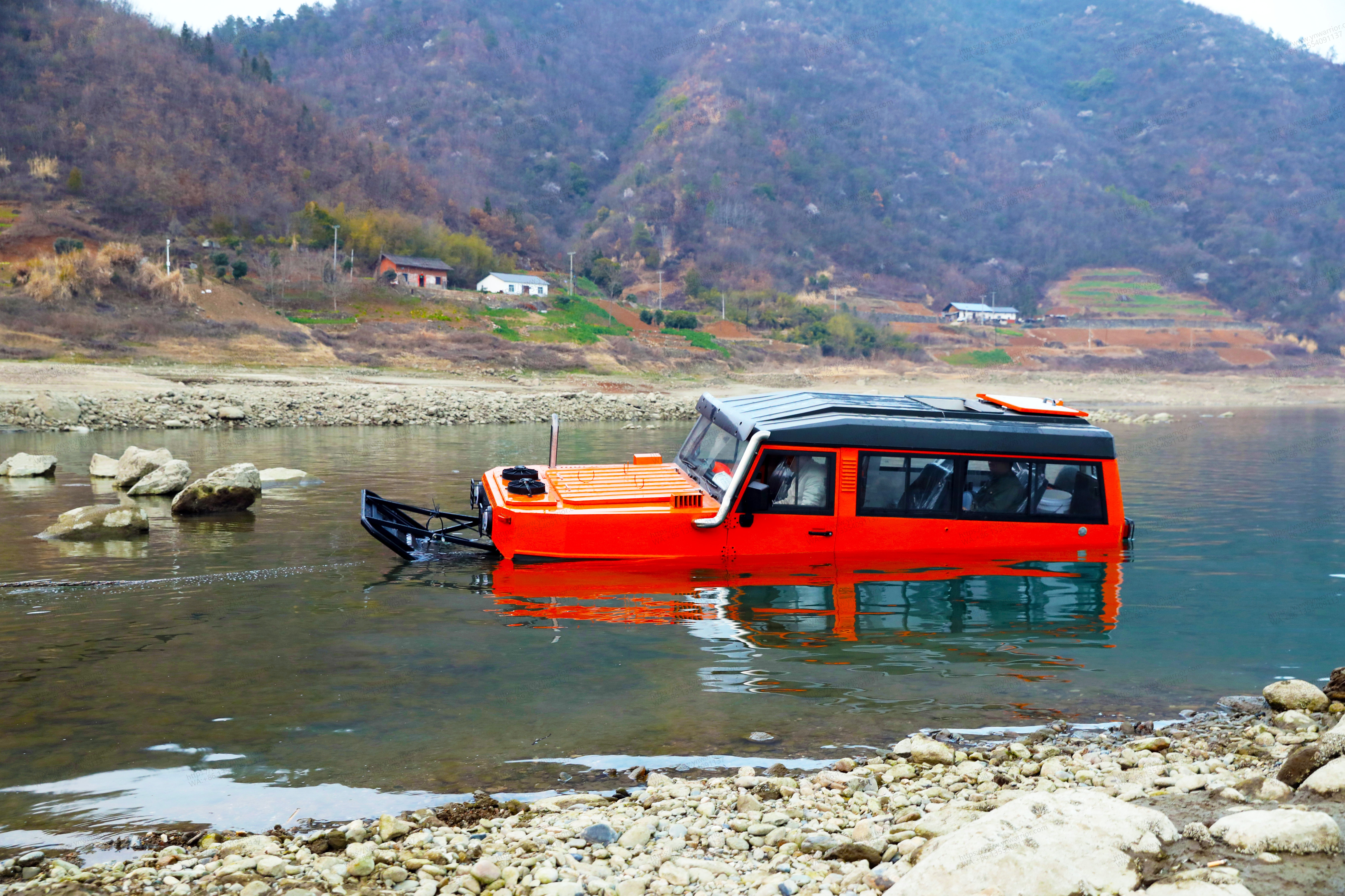 China hizo un vehículo anfibio 4x4 