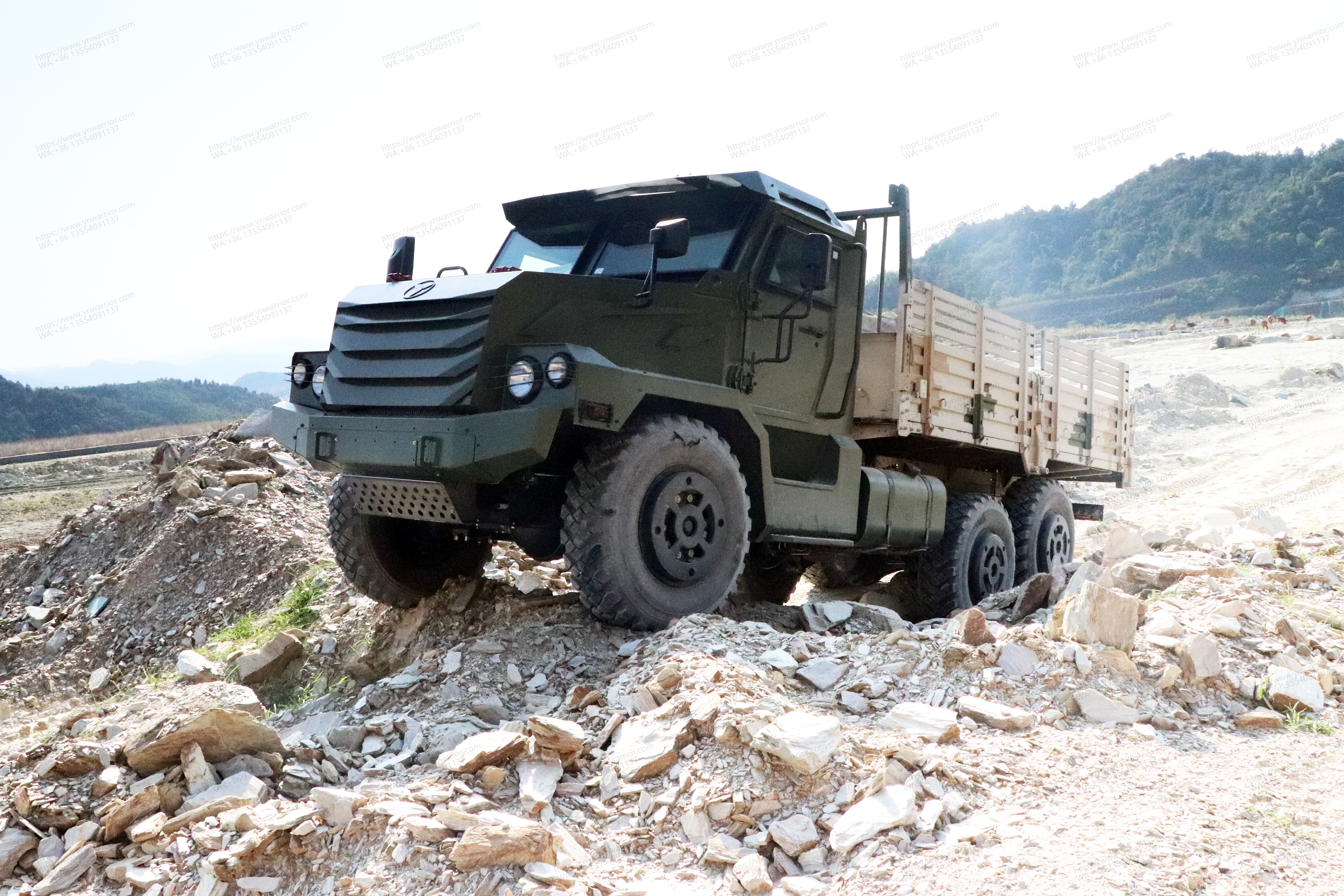 Dongfeng 6x6 fuera de la carretera fuera de la carretera Fuerza de camión blindado a prueba de balas militar que transporta 