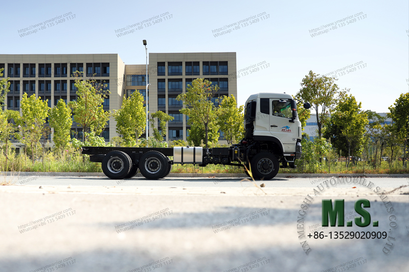 Dongfeng 6x6 Perspectiva del lado del 