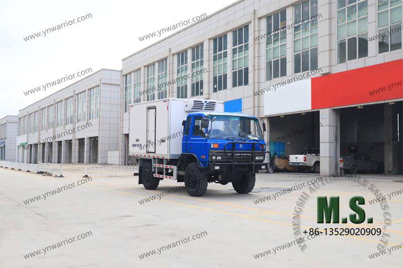 Camión de refrigerador Dongfeng 4x4 Camión de refrigerador Hecho en China 