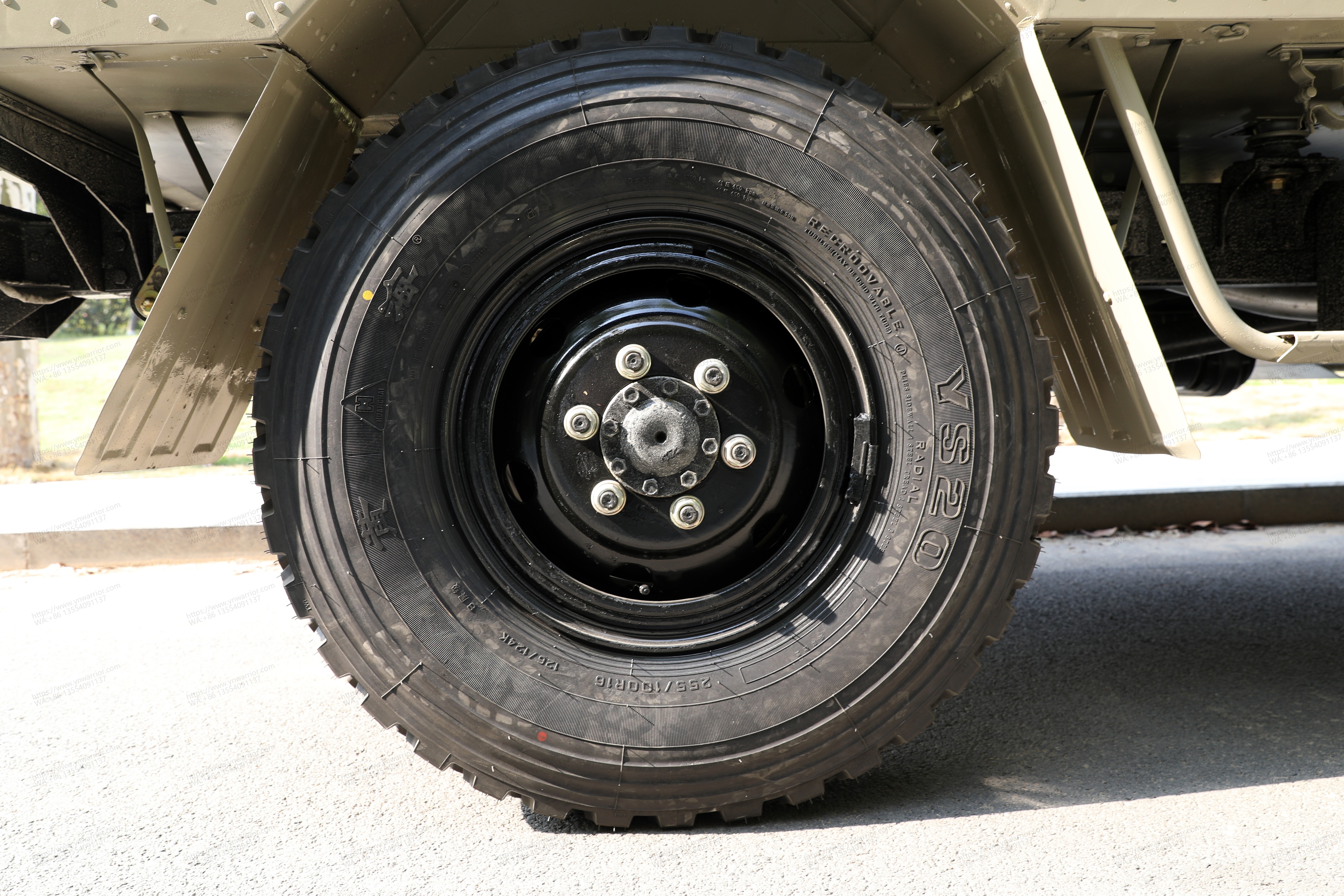 China 4x4 Off-Road IVECO RV Tire 