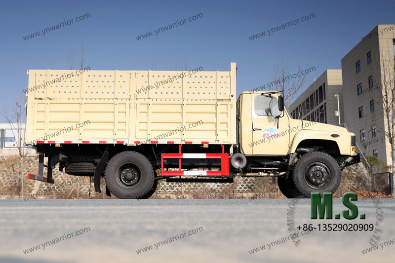 Dongfeng 4x4 perspectiva del lado del camión todoterreno