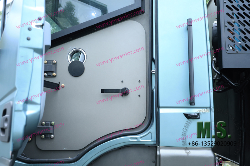 Orificio de tiro de la puerta de la cabina del vehículo blindado 