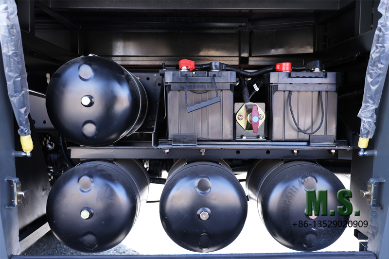 Dongfeng Freno de aire y cilindro de aire para autob&uacute;s todoterreno 6x6, posici&oacute;n de la bater&iacute;a 