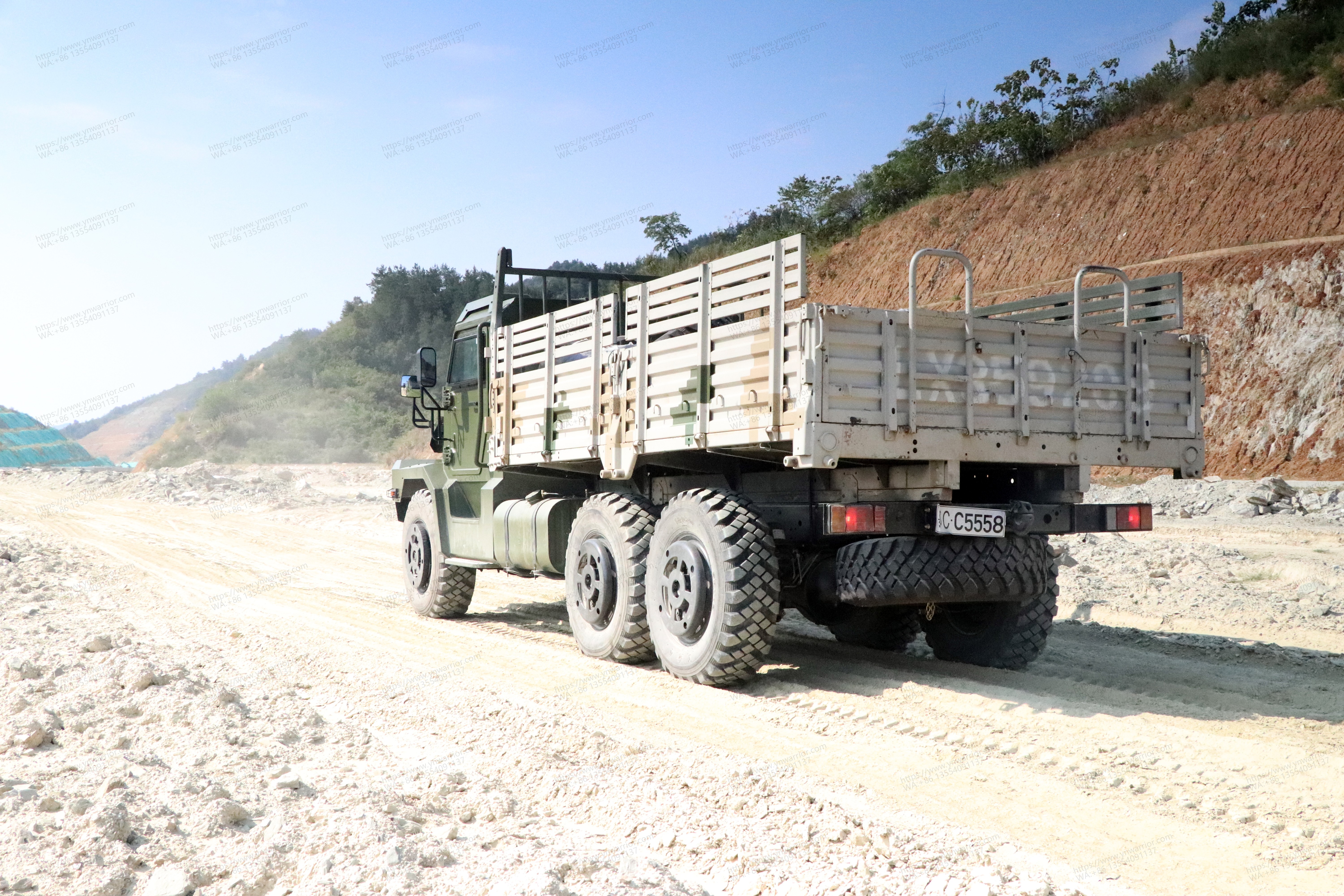 Dongfeng camión armado con balas militar fuera de carretera fuera de carretera 